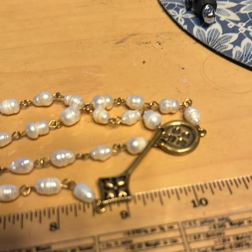 Patricia Nash Gold and Cream Pearl Necklace - Picture 4 of 11
